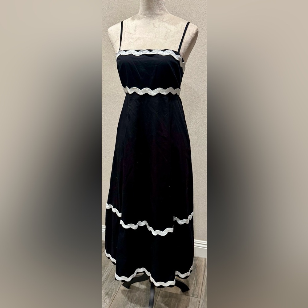 Chic Black and White Ric Rac Detail Maxi Dress M